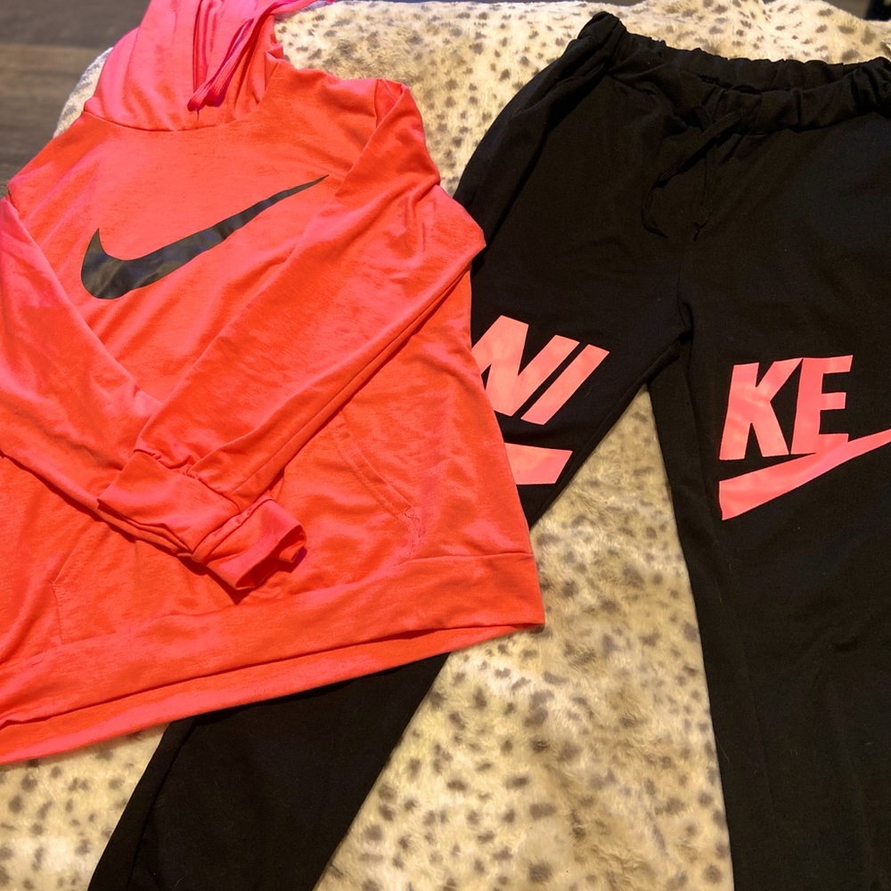 Nike sweatsuit
